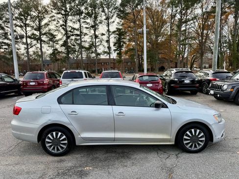 Used 2013 Volkswagen Jetta S image 5