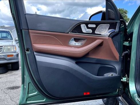 Certified 2025 Mercedes-Benz GLS 580 4MATIC image 17