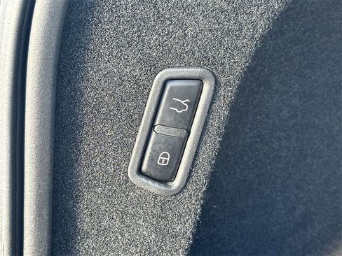 Used 2021 Maserati Levante GranSport image 7