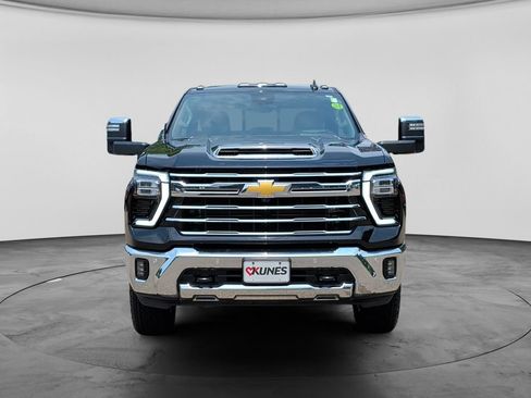 Used 2025 Chevrolet Silverado 3500 LTZ w/ LTZ Premium Package AWD/4WD image 2