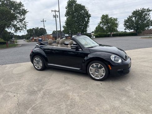 Used 2013 Volkswagen Beetle 2.5 FWD image 2