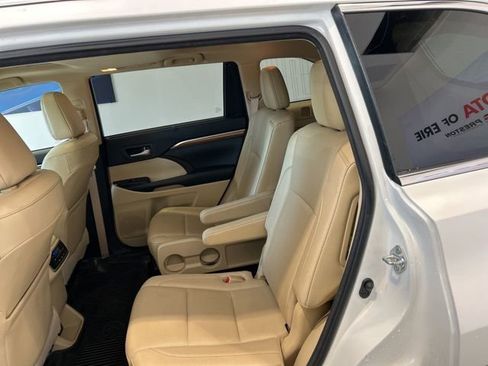 Used 2017 Toyota Highlander Limited image 17
