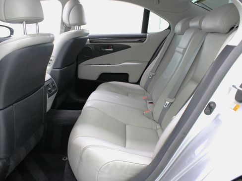 Used 2016 Lexus LS 460 image 38