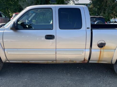 Used 2004 Chevrolet Silverado 1500 LS w/ Light Duty Power Package AWD/4WD image 7