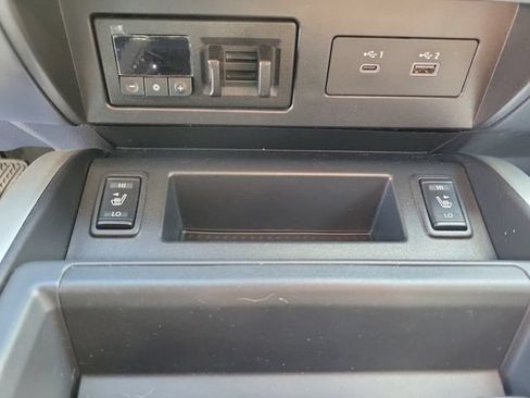 Used 2024 Nissan Titan 2WD Crew Cab image 31