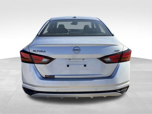 Used 2023 Nissan Altima 2.5 SV image 5