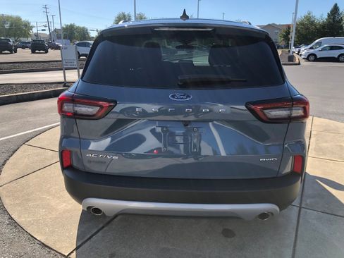 Used 2025 Ford Escape Active w/ Cold Weather Package image 4