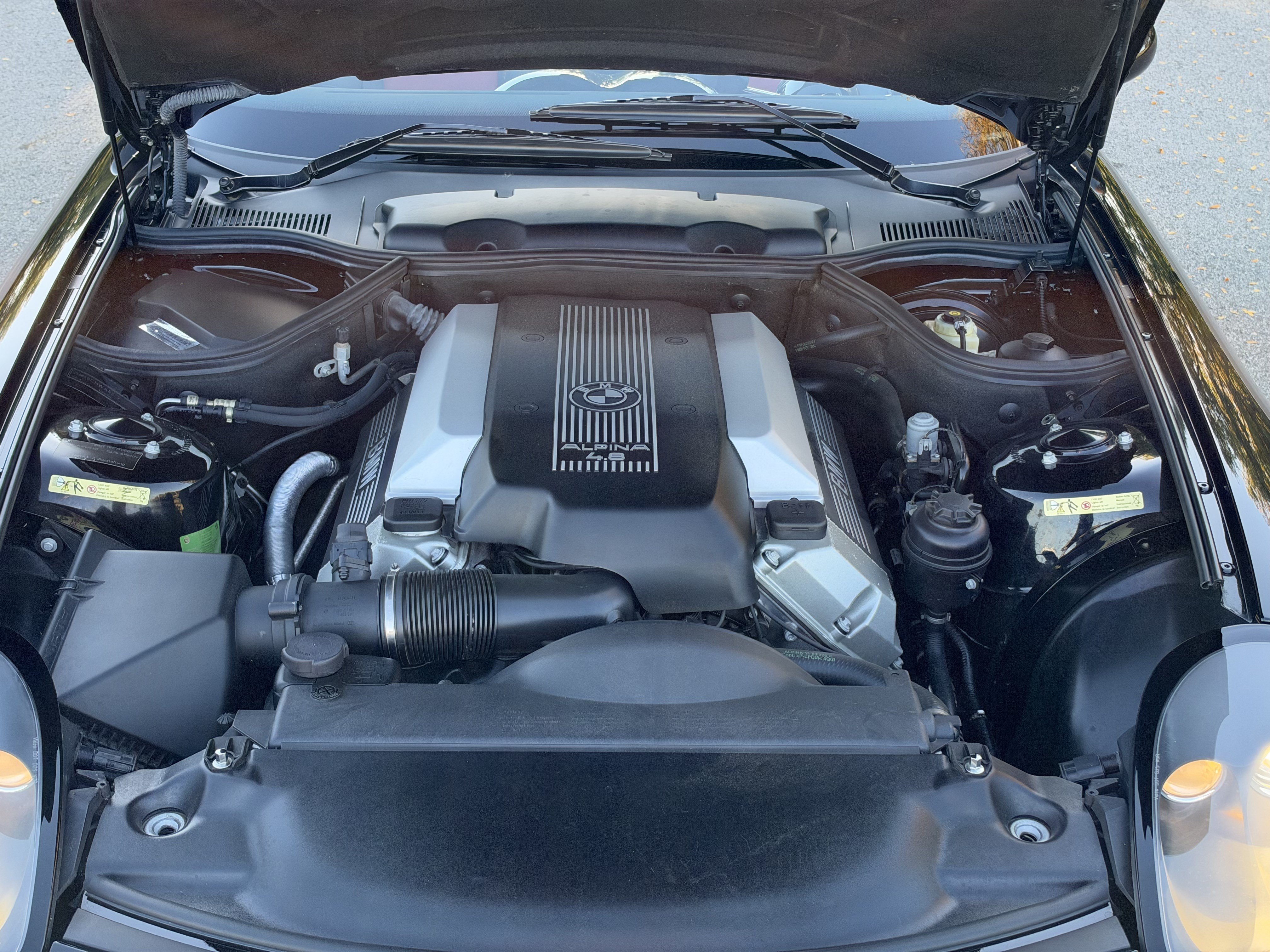 Used 2003 BMW Z8 RWD image 24
