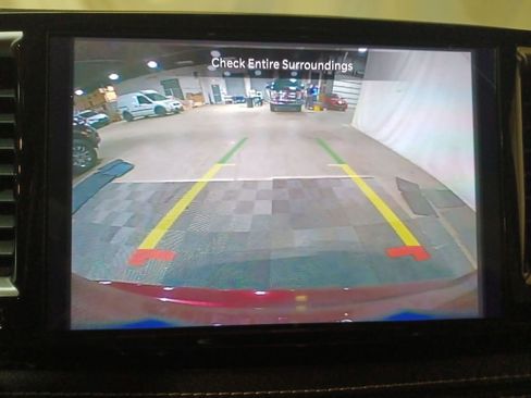 Used 2022 Chrysler Pacifica Touring-L image 22