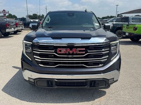 Used 2022 GMC Sierra 1500 SLT w/ SLT Premium Plus Package AWD/4WD image 2