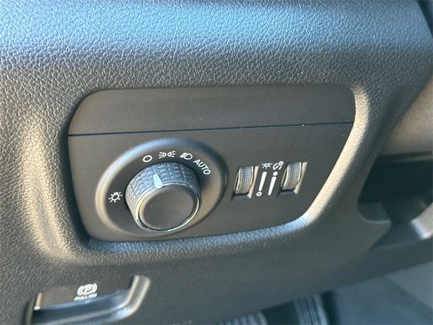 New 2025 Jeep Grand Cherokee Laredo w/ Luxury Tech Group I image 28