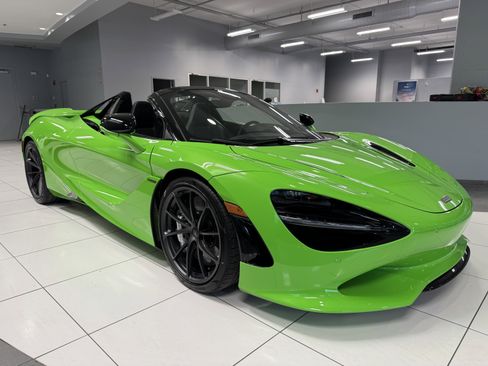 Used 2026 McLaren 750S Spider image 9