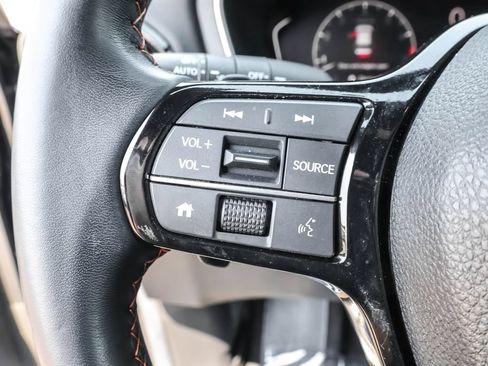 Used 2025 Honda Pilot Sport image 18