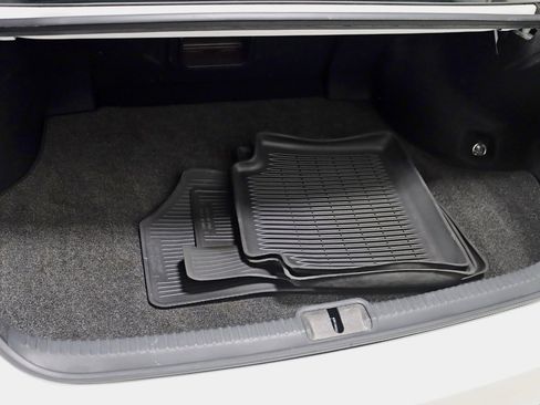 Used 2021 Lexus ES 300h w/ Accessory Package image 34