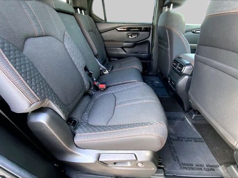 Used 2025 Honda Pilot Sport image 19