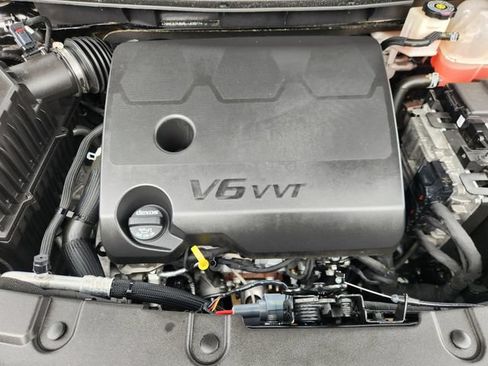 Used 2024 Chevrolet Traverse High Country FWD image 34