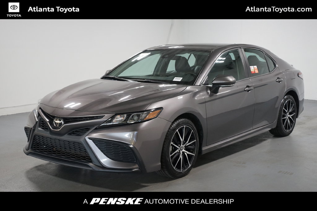 Used 2024 Toyota Camry SE FWD image 1