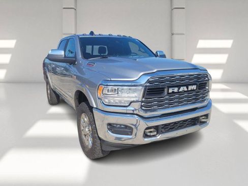 Used 2022 RAM 2500 Limited AWD/4WD image 3