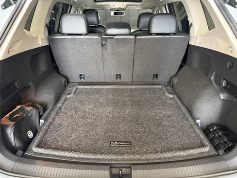 Used 2018 Volkswagen Tiguan SEL image 21