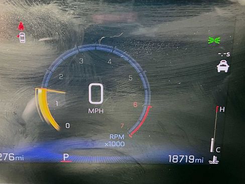 Used 2025 Chevrolet Trax LT w/ LT Convenience Package FWD image 12