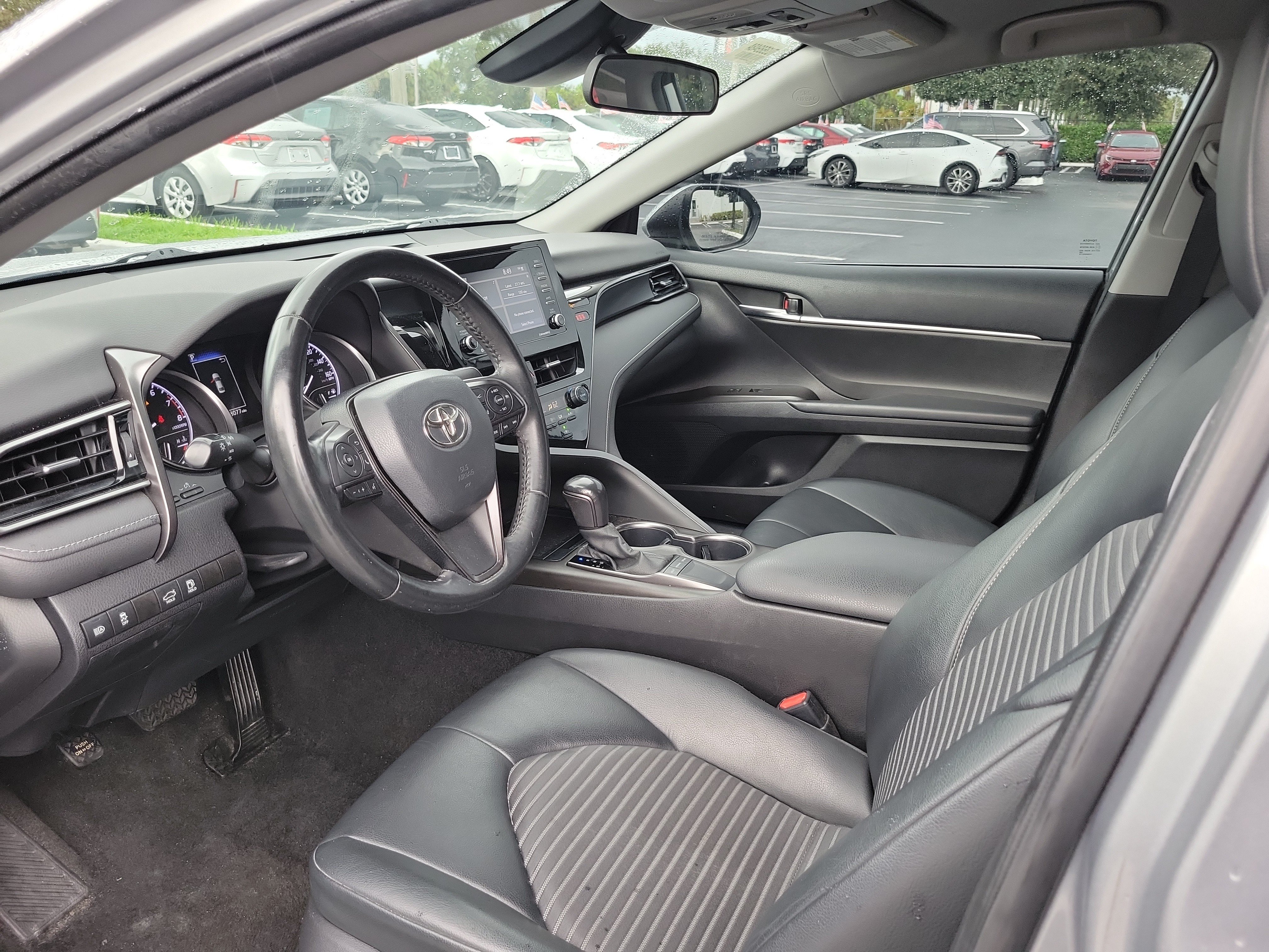 Used 2022 Toyota Camry SE FWD image 19