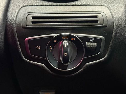 Used 2021 Mercedes-Benz GLC 300 GLC 300 4MATIC Sport Utility 4 image 29