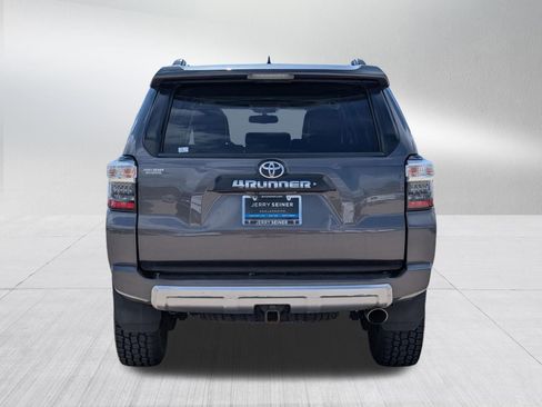 Used 2018 Toyota 4Runner TRD Off-Road Premium AWD/4WD image 4