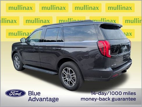 Certified 2025 Ford Expedition Active RWD image 3