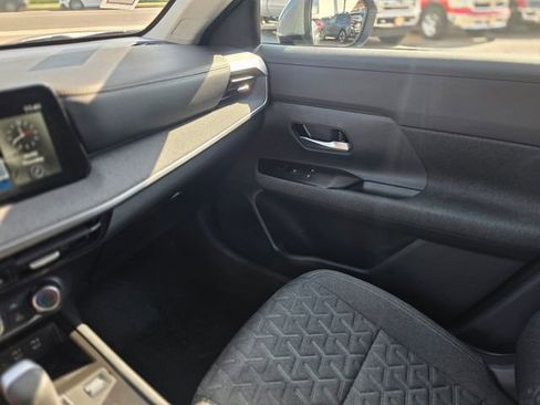 Used 2025 Nissan Kicks SV FWD image 35