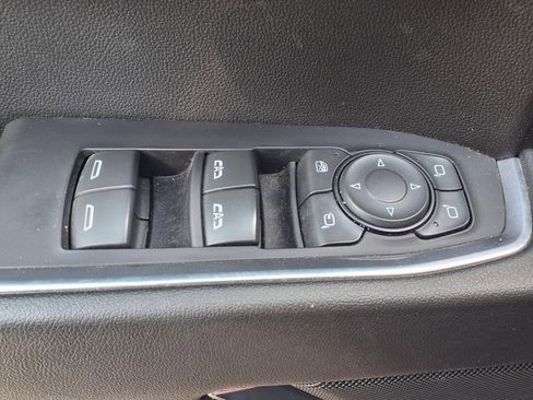 Used 2024 GMC Sierra 1500 SLT image 10