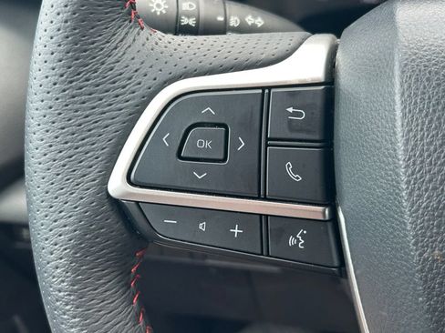 Used 2025 Toyota Sienna XSE w/ XSE Premium Package AWD/4WD image 43