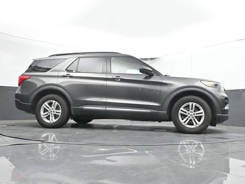 Used 2020 Ford Explorer XLT AWD/4WD image 45