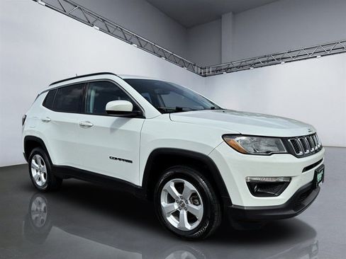 Used 2020 Jeep Compass Latitude w/ Popular Equipment Group AWD/4WD image 9