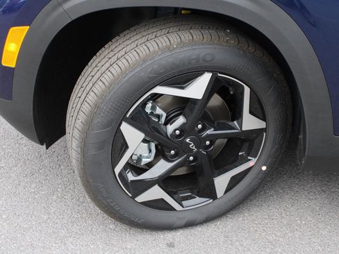 New 2026 Kia Seltos EX image 17