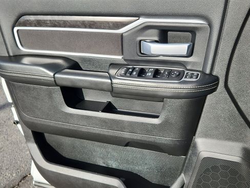 Used 2024 RAM 2500 Big Horn image 8