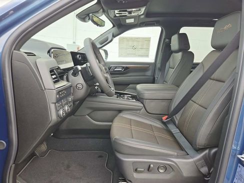 New 2026 Chevrolet Suburban High Country image 9