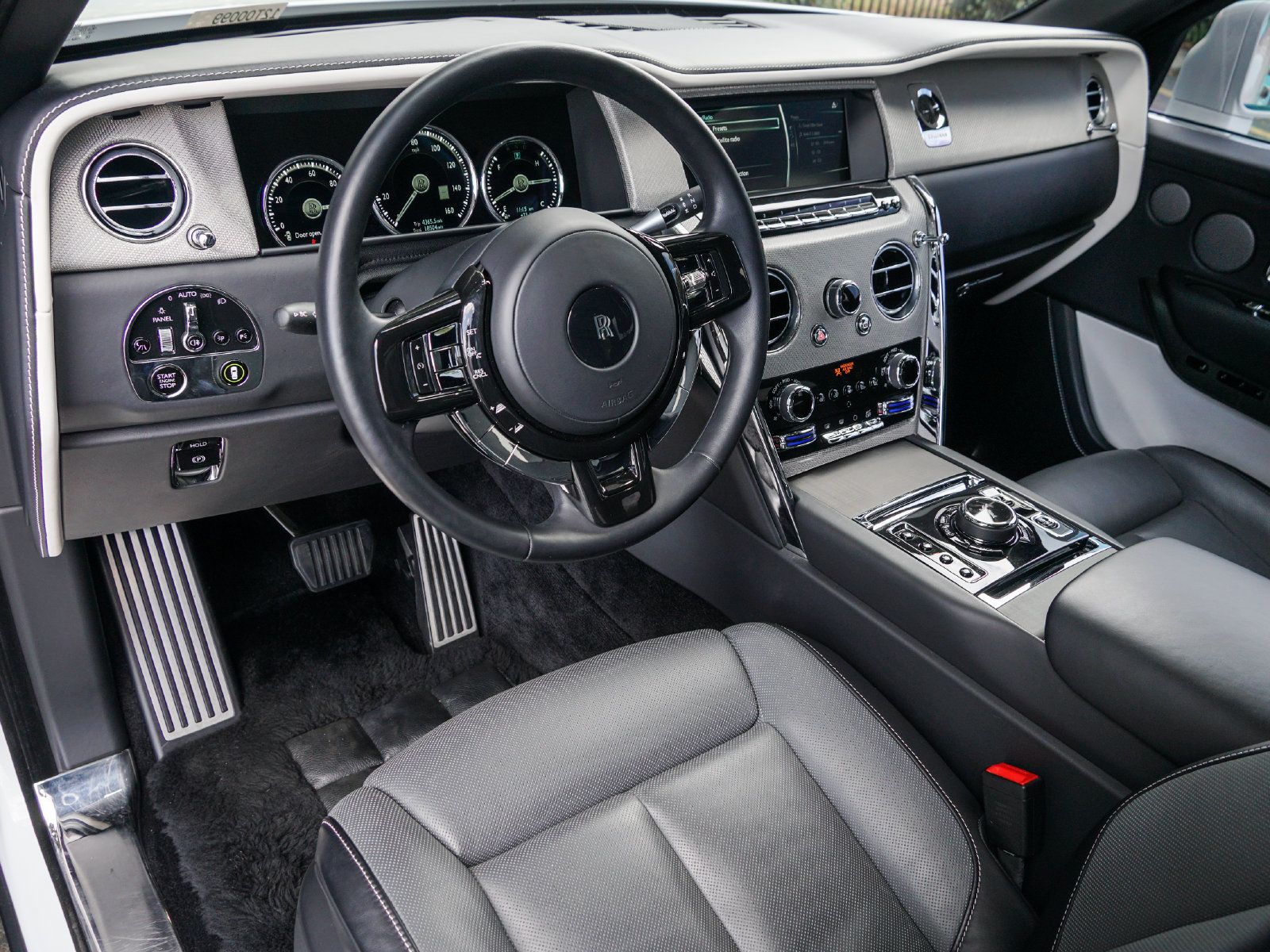 Certified 2024 Rolls-Royce Cullinan AWD/4WD image 16