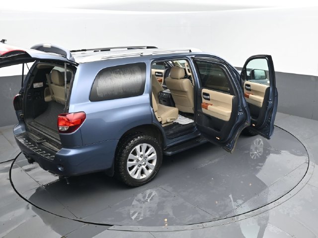 Used 2018 Toyota Sequoia Platinum AWD/4WD image 35