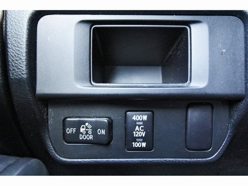 Used 2016 Toyota Tacoma SR5 image 7