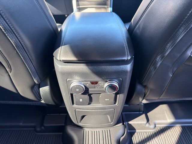 Used 2022 Ford Explorer XLT w/ Equipment Group 202A AWD/4WD image 35