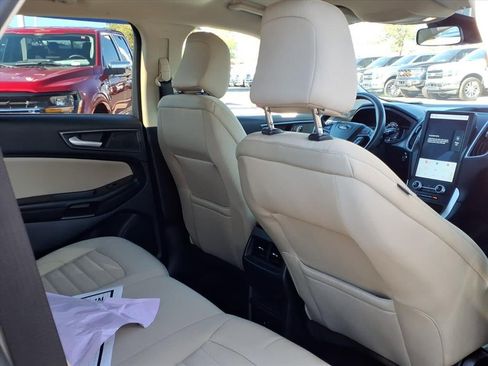 Certified 2024 Ford Edge SE image 13