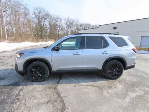 New 2026 Honda Pilot Black Edition image 3