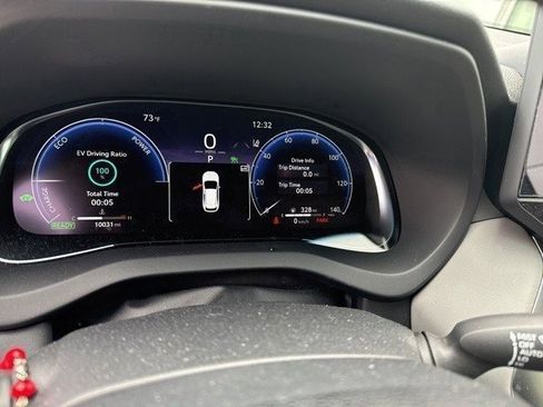 Used 2024 Toyota Venza LE image 9