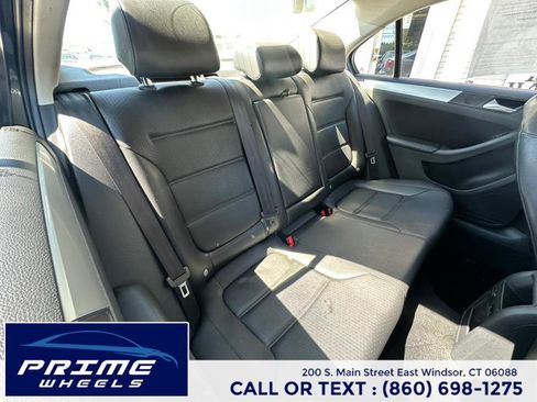 Used 2014 Volkswagen Jetta SE image 16