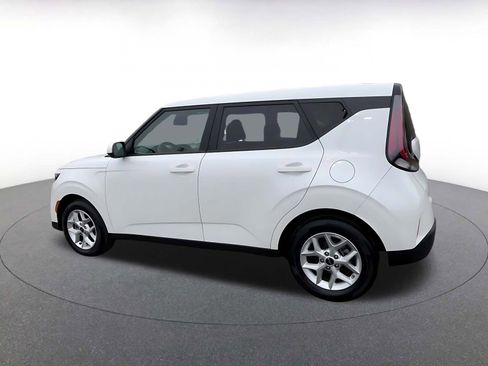 Used 2025 Kia Soul LX w/ LX Technology Package image 10