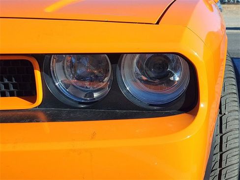 Used 2014 Dodge Challenger R/T image 4