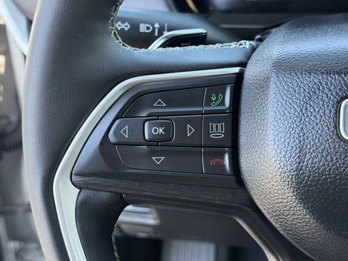 Used 2023 Jeep Grand Cherokee Altitude image 23