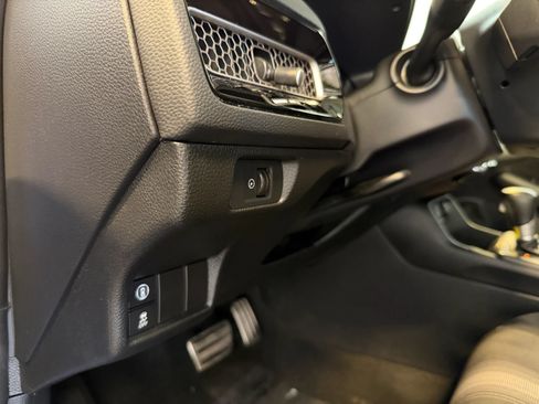 Used 2022 Honda Civic Sport image 12