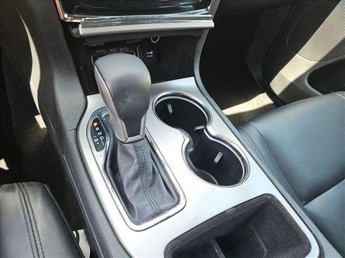 Used 2019 Jeep Grand Cherokee Limited RWD image 17