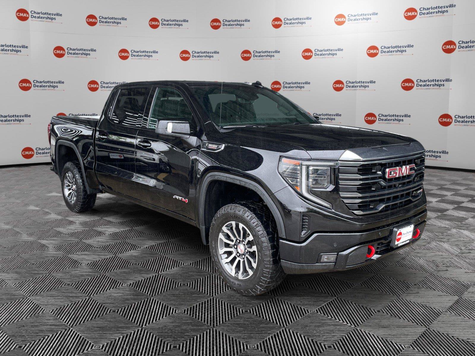 Used 2023 GMC Sierra 1500 AT4 w/ Technology Package AWD/4WD image 7